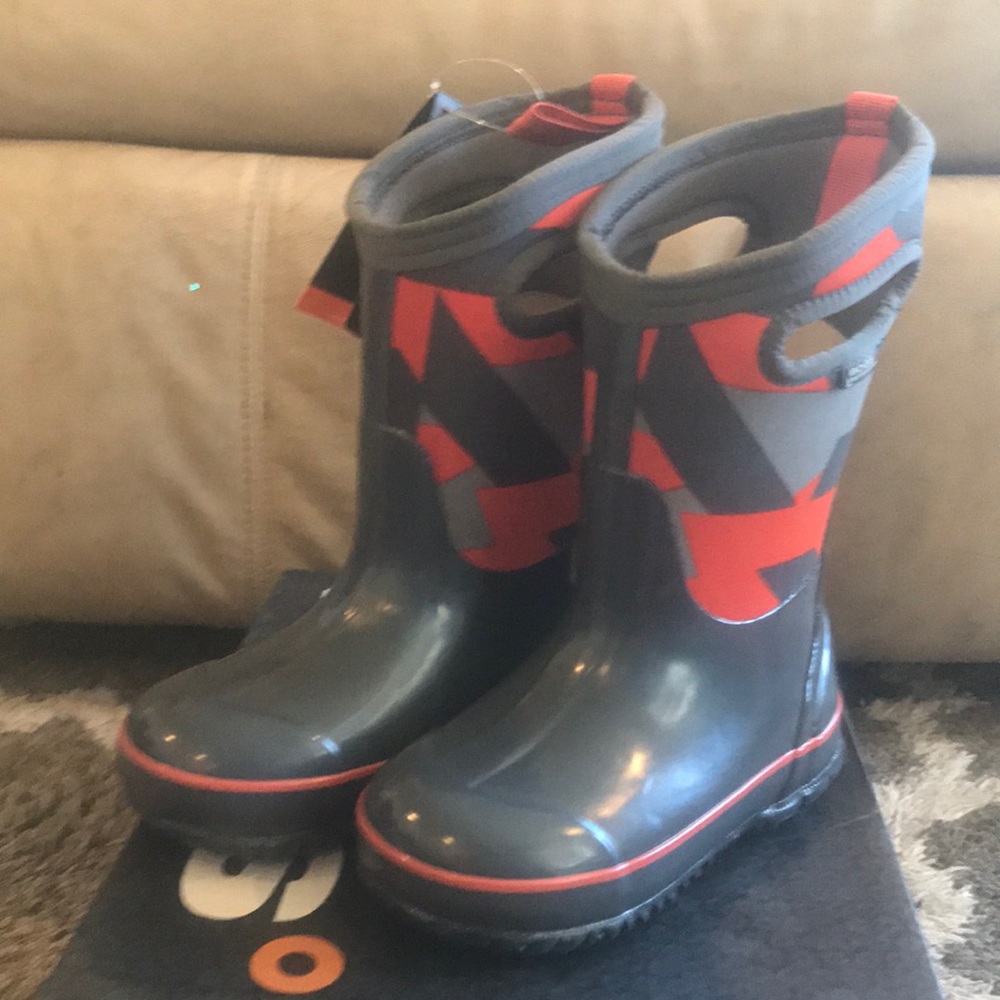 Waterproof cold weather Bogs size 11 NWT